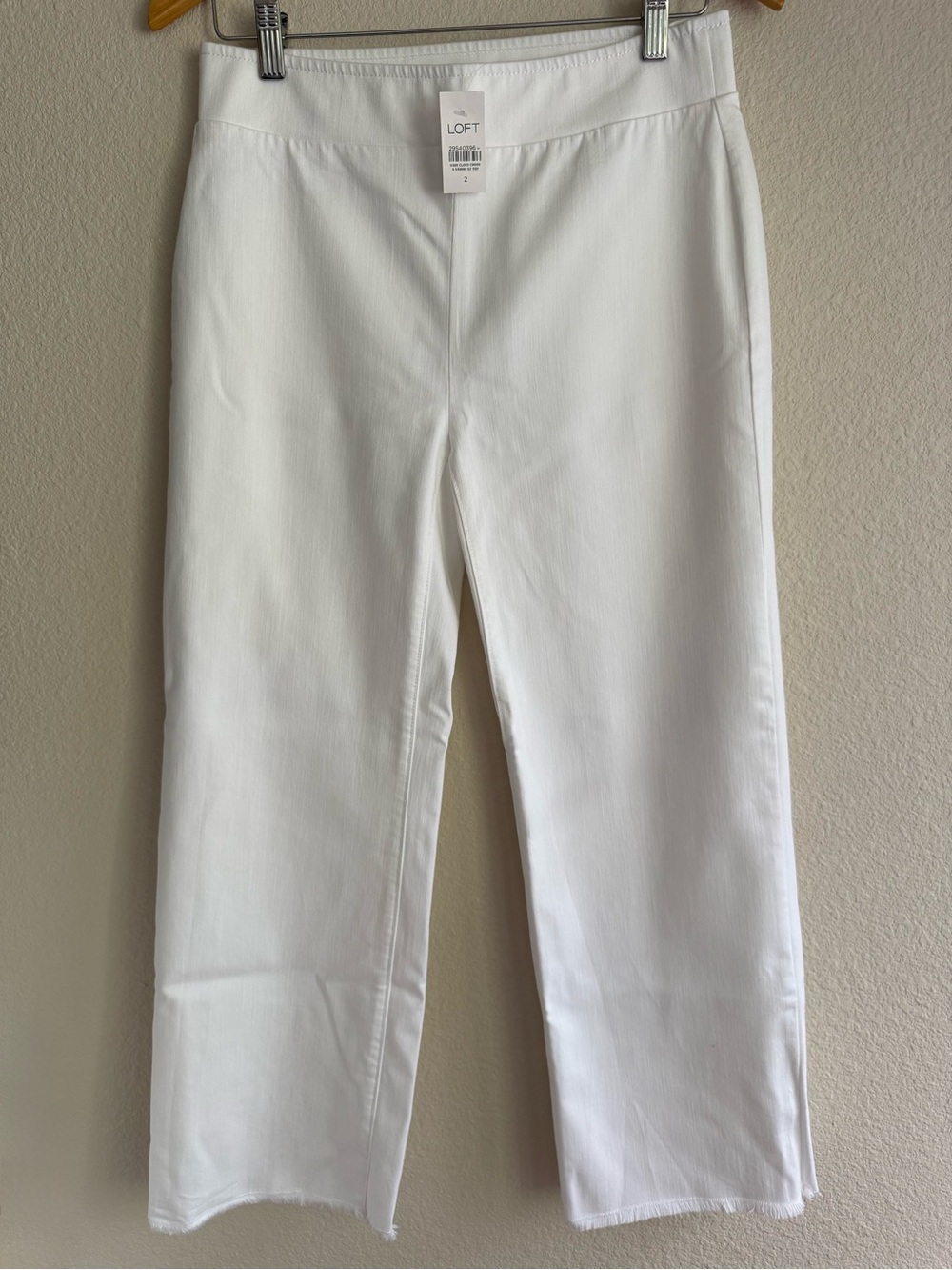LOFT White Pull-on Cropped Pants Frayed Hem Size S